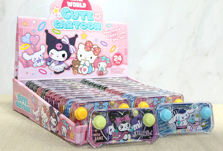 Hello Kitty ve Arkadaşları Su Oyunu - 1