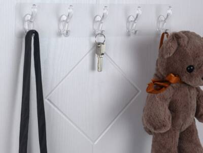 Yapışkanlı 5 Kancalı Askı (1)